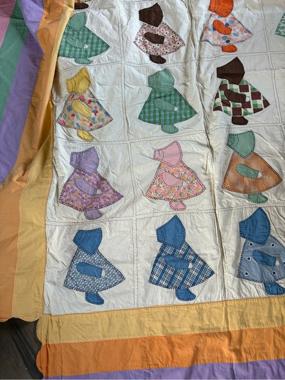 Vintage Sunbonnet Throw Quilt in Cream with Multicolor Patchwork